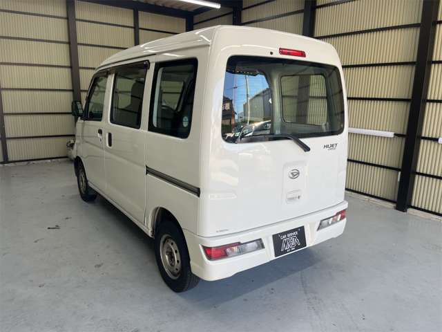 Daihatsu Hijet Cargo 10
