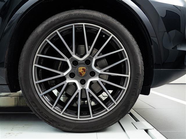 Porsche Cayenne 8