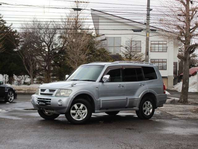 Mitsubishi Pajero 5