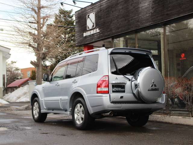 Mitsubishi Pajero 7