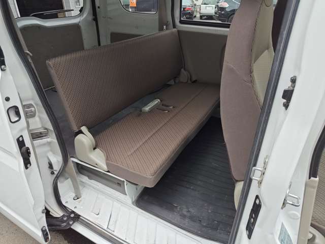Nissan NV100 Clipper 12