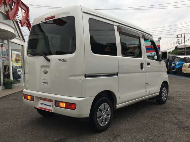 Daihatsu Hijet Cargo 9