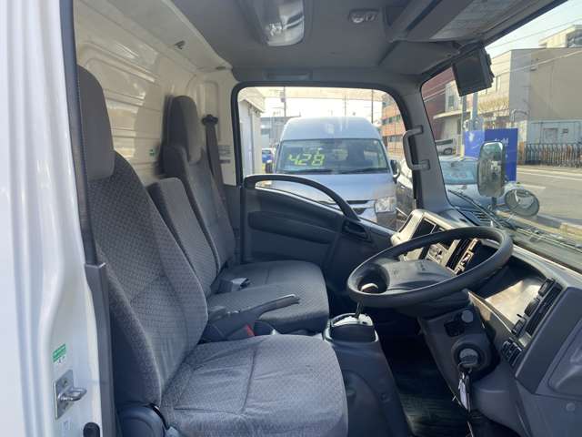Isuzu Elf 12