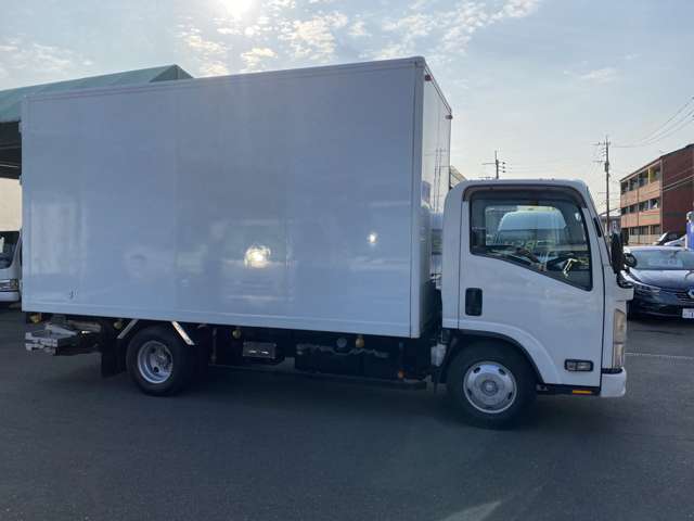Isuzu Elf 4
