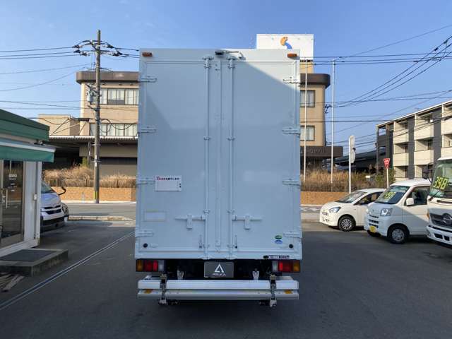 Isuzu Elf 7