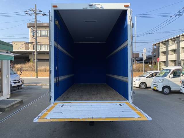 Isuzu Elf 10