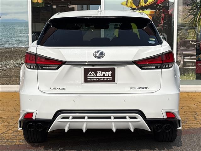 Lexus RX 9