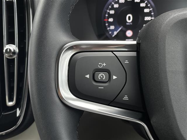 Volvo XC40 12