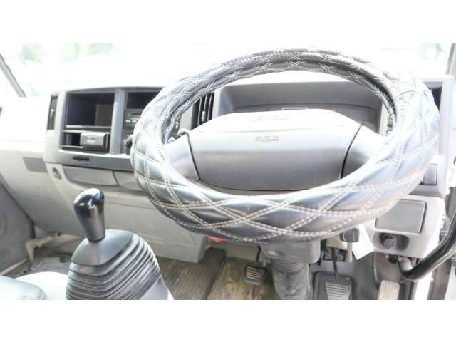Isuzu Elf 12