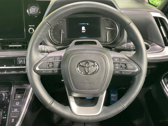 Toyota Noah 13