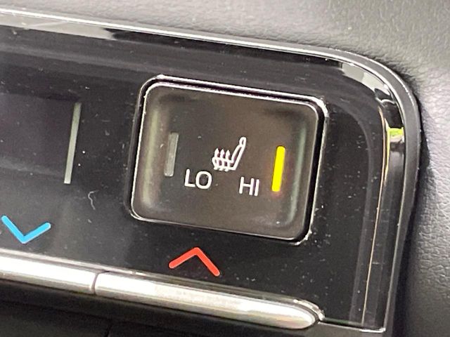 Toyota Noah 8