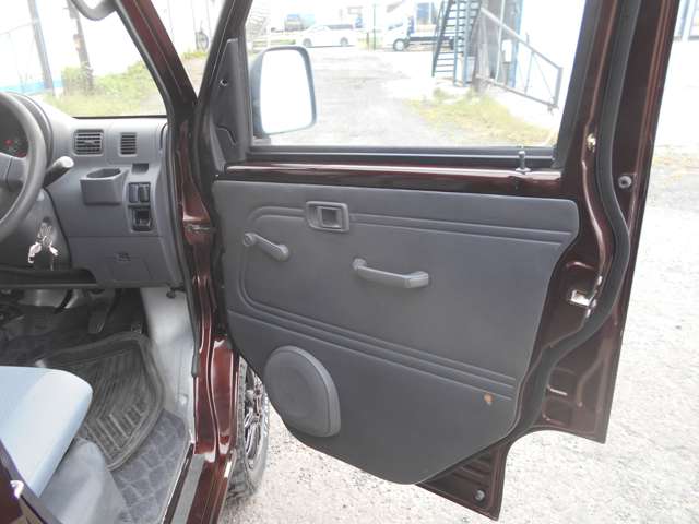 Daihatsu Hijet Deck Van 11