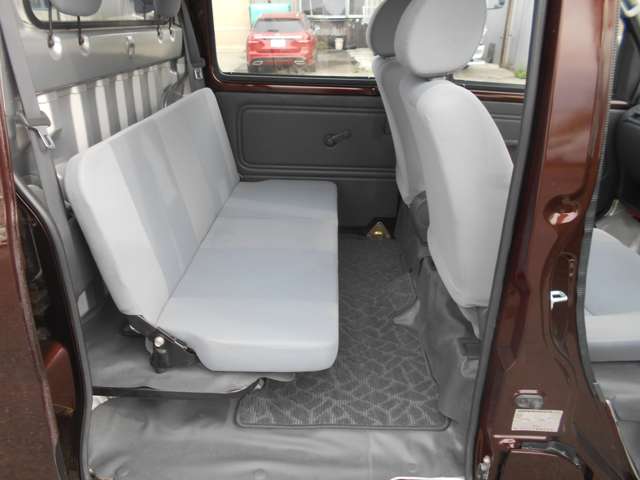 Daihatsu Hijet Deck Van 12