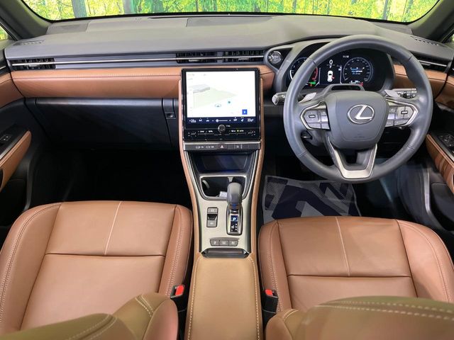 Lexus LBX 2