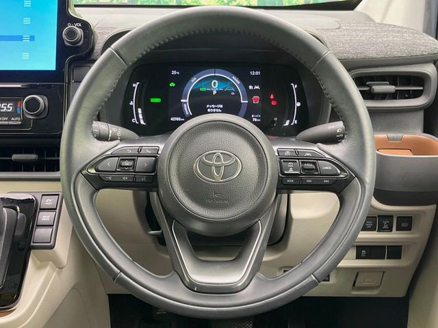 Toyota Sienta 12