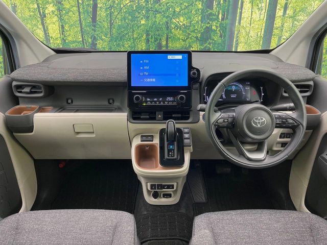 Toyota Sienta 2