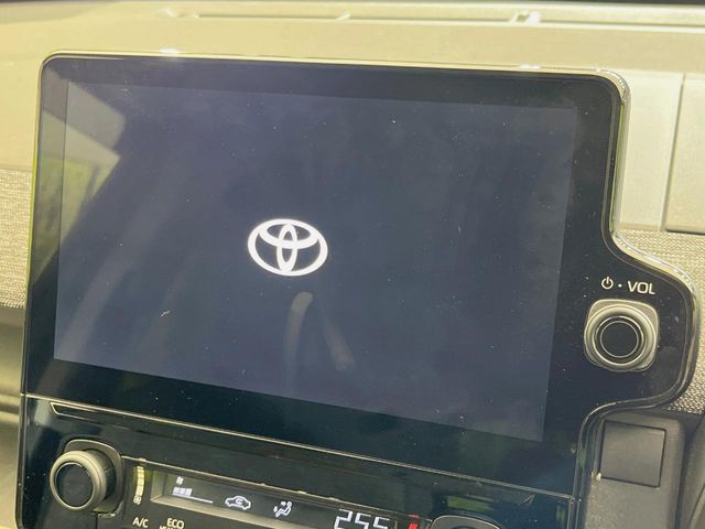 Toyota Sienta 3