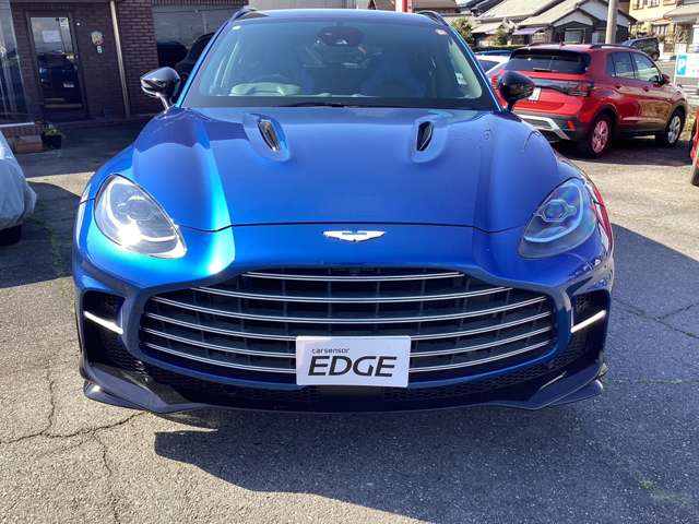 Aston Martin DBX 2