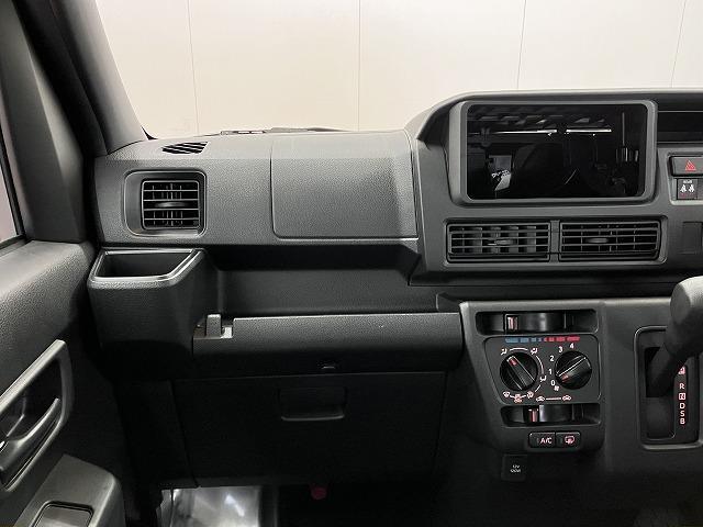 Daihatsu Hijet Cargo 12