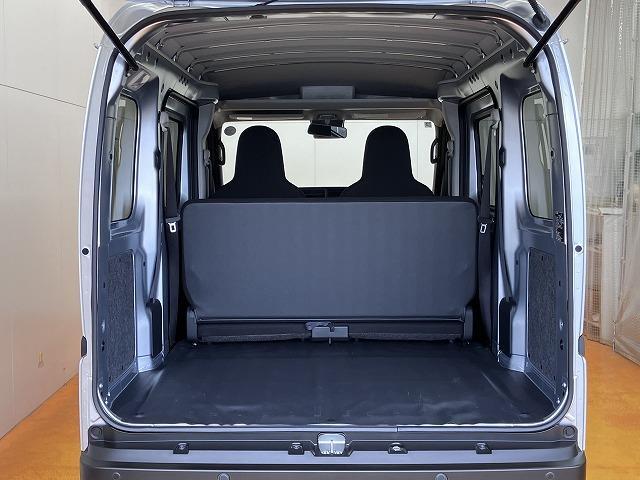 Daihatsu Hijet Cargo 10