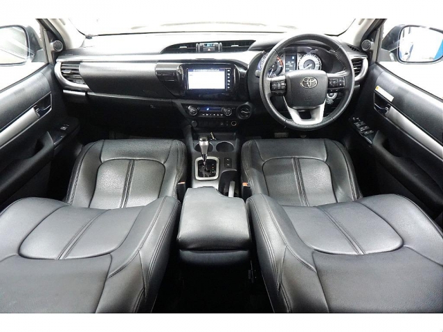 Toyota Hilux 6