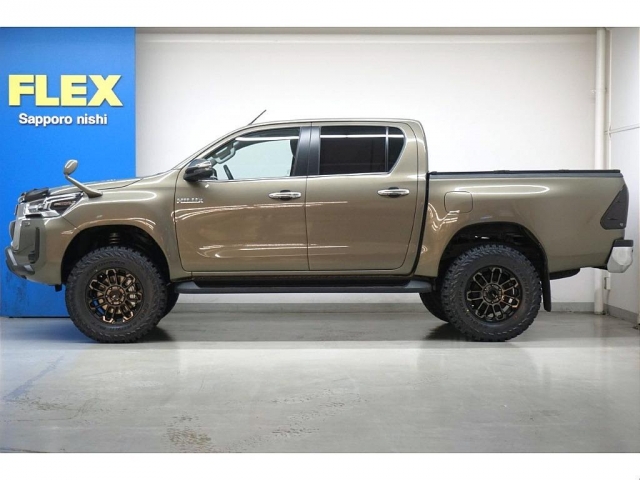 Toyota Hilux 9