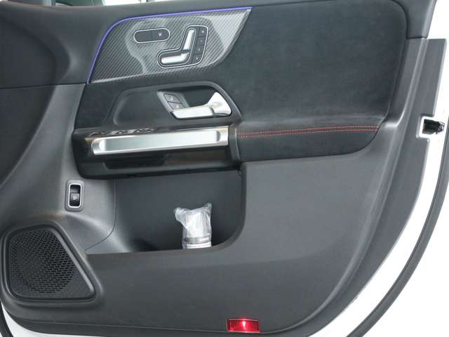 Mercedes-Benz GLB 12