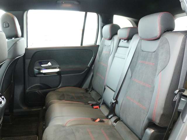 Mercedes-Benz GLB 5