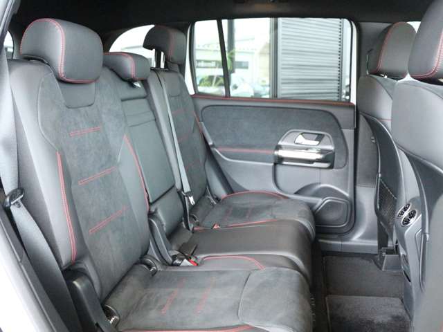 Mercedes-Benz GLB 7