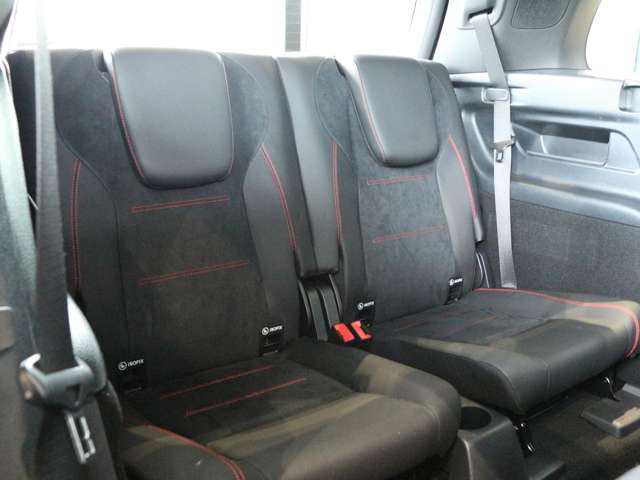 Mercedes-Benz GLB 8