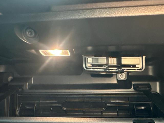 Volvo XC40リチャージ 11