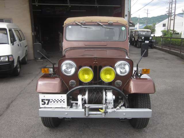Mitsubishi Jeep 2