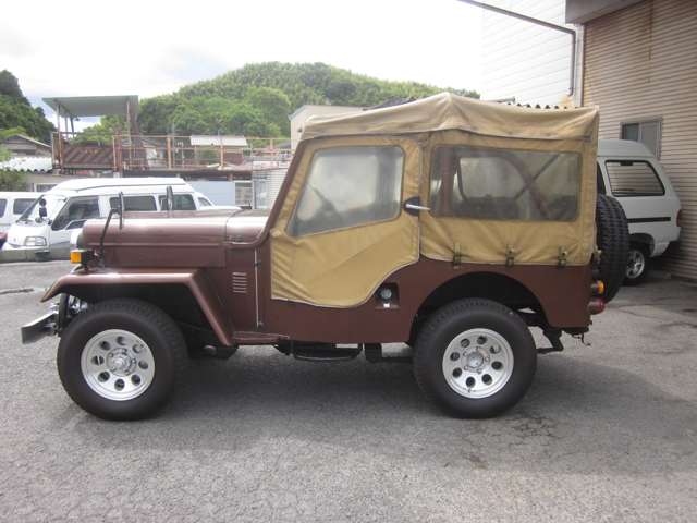 Mitsubishi Jeep 4