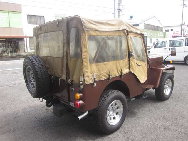 Mitsubishi Jeep 6