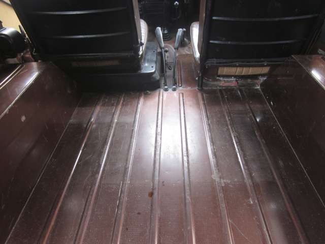 Mitsubishi Jeep 9