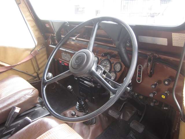 Mitsubishi Jeep 10