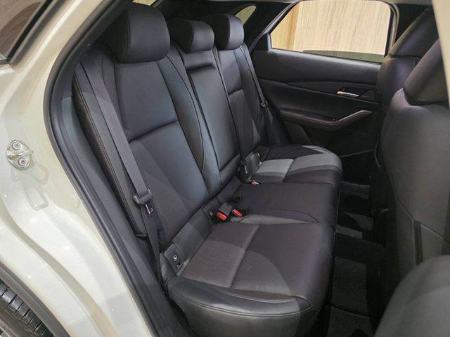 Mazda CX-30 11
