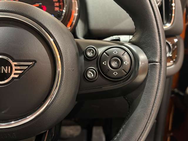 MINI Crossover 11