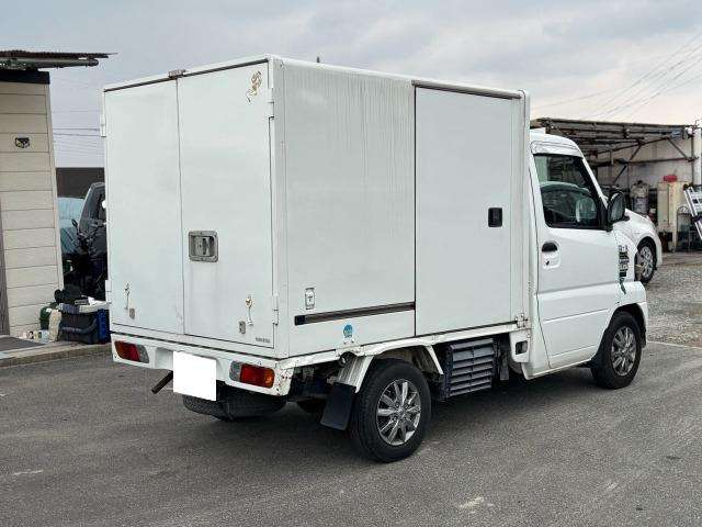 Mitsubishi Minicab Truck 2