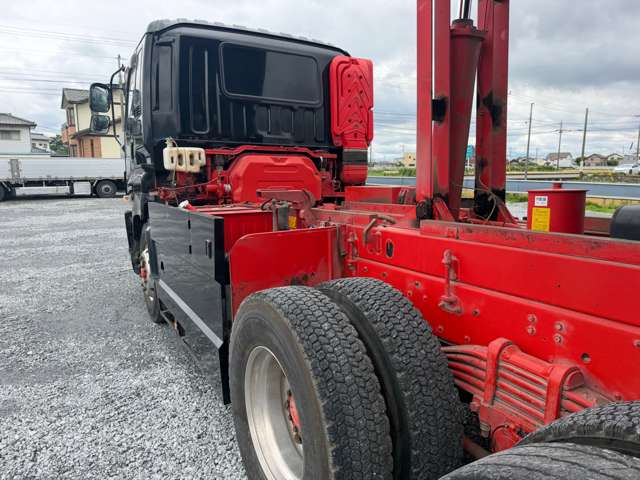 Isuzu Giga 7