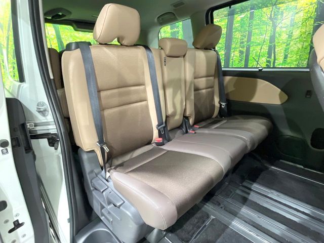 Nissan Serena 8