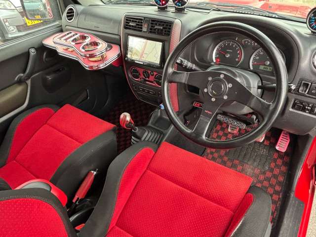 Suzuki Jimny 4
