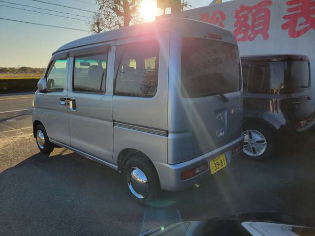 Daihatsu Hijet Cargo 5