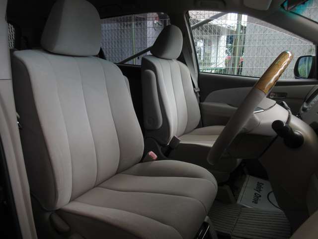 Toyota Estima 8