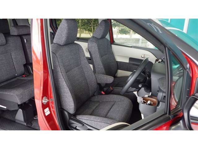 Toyota Sienta 11