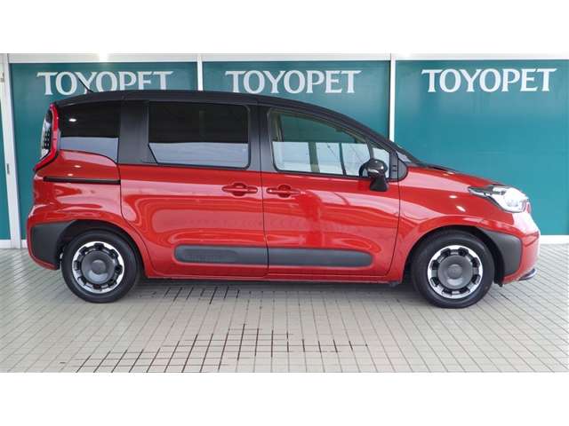 Toyota Sienta 4
