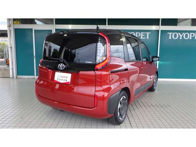Toyota Sienta 5
