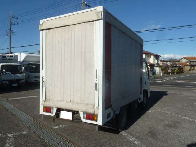 Isuzu Elf 8