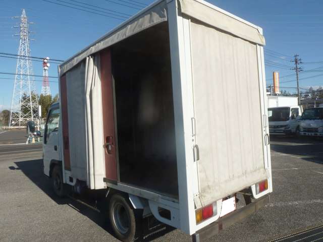 Isuzu Elf 9
