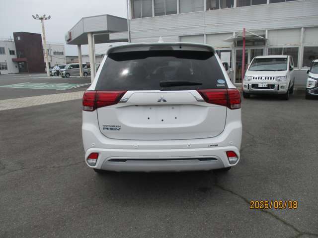 Mitsubishi Outlander PHEV 11